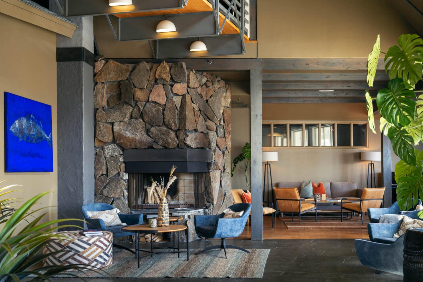 Lounge with fireplace at Villa Bryggekanten